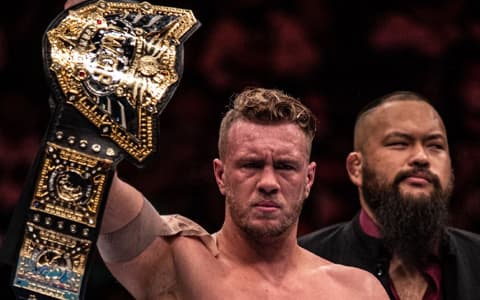 冈田和睦月底合约到期!面对AEW和WWE的报价,他会选择谁?